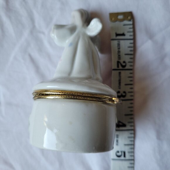 Angel Porcelain Trinket Box Harp Floral Vintage Gold Tone Trim Clasp Ring Box - Picture 14 of 15